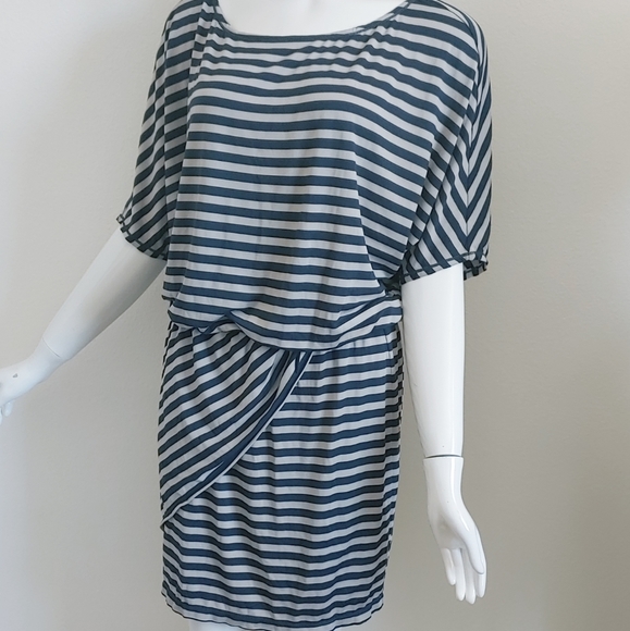 Max Studio Size S - Picture 3 of 16